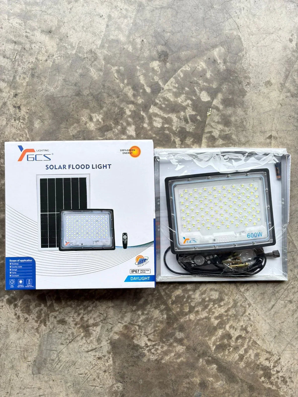 INV-Austral – Reflector solar LED 600W IP67 exterior con control remoto, ideal para iluminación eficiente y sostenible. Chile